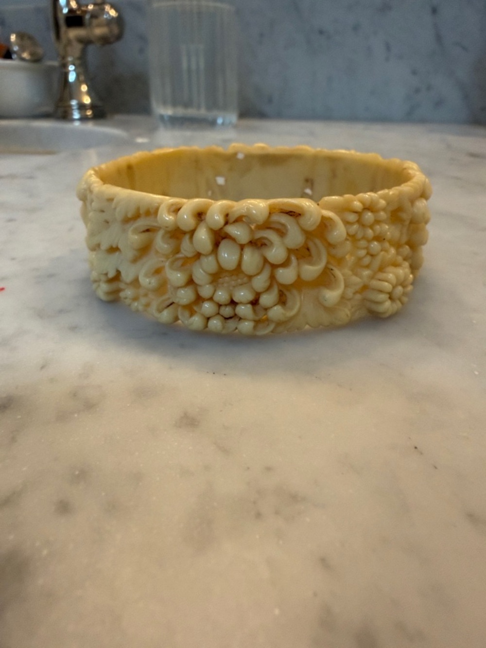 Vintage Celluloid Carved Floral Resin Bangle Bracelet in Cream
